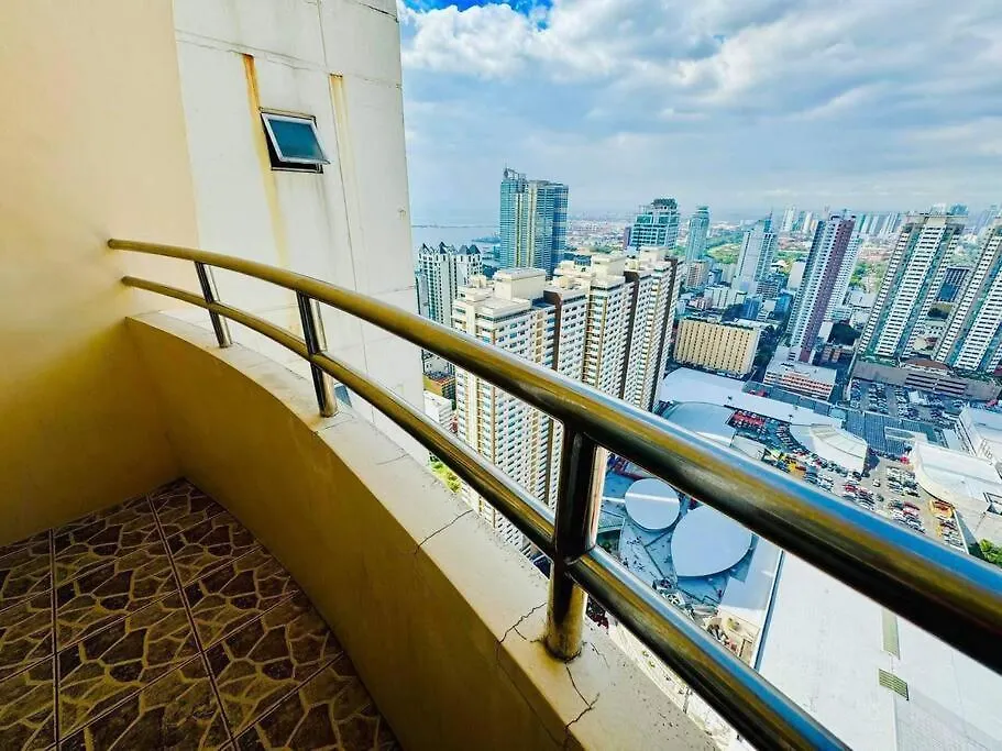 Birch Tower A3 Front Of Robinson Mla Freepool Apartment Manila