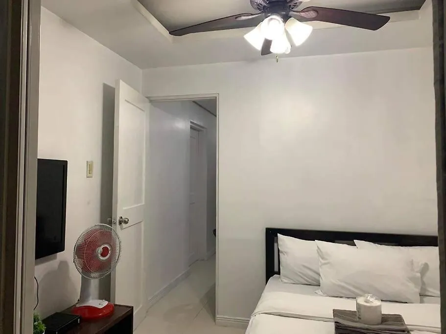 Birch Tower A3 Front Of Robinson Mla Freepool Apartment Manila