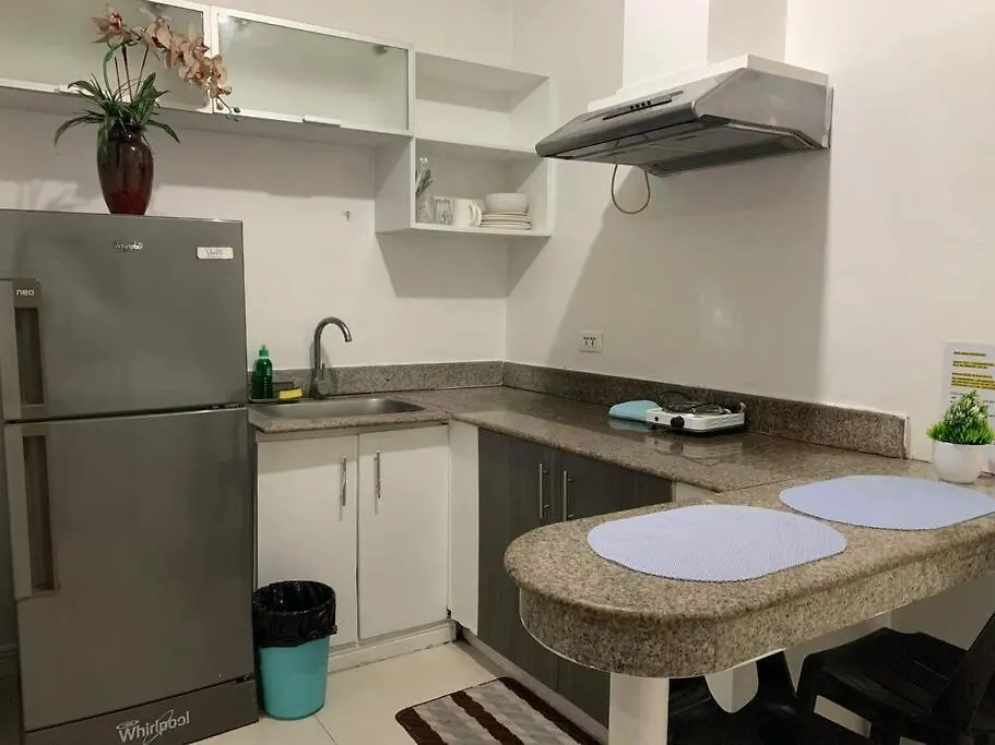 Birch Tower A3 Front Of Robinson Mla Freepool Apartment Manila 0*,  Philippines