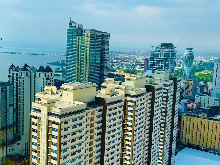 Birch Tower A3 Front Of Robinson Mla Freepool Apartment Manila